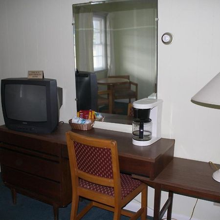 Falcon Motel Buxton Bagian luar foto