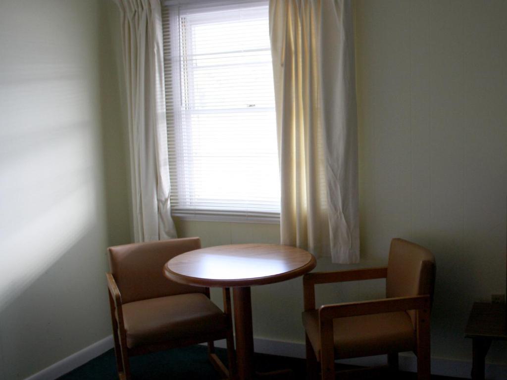 Falcon Motel Buxton Ruang foto