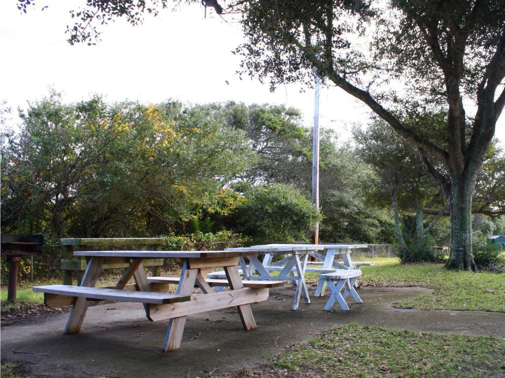 Falcon Motel Buxton Bagian luar foto